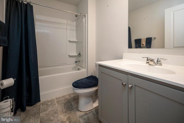 16032 GRANT CT, Bowling Green, VA 22427