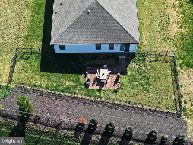 16032 GRANT CT, Bowling Green, VA 22427