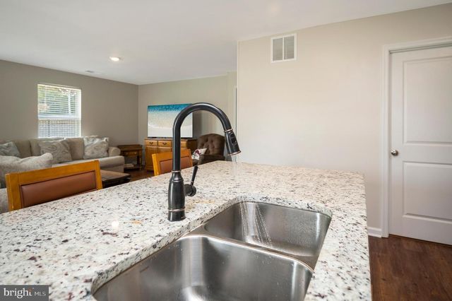 16032 GRANT CT, Bowling Green, VA 22427
