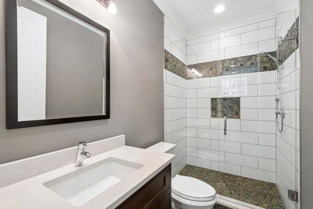 3830 N LOWELL Avenue, Chicago, IL 60641