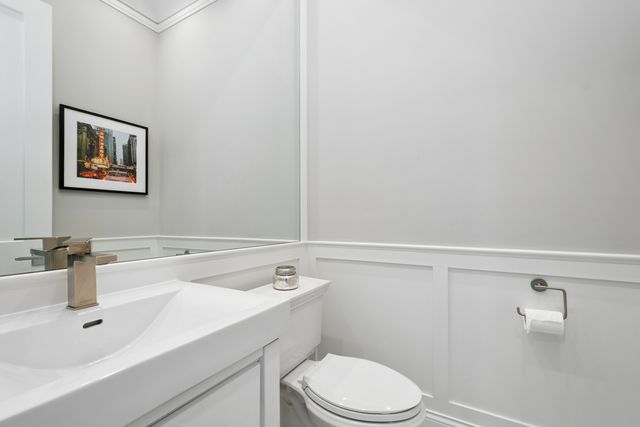3830 N LOWELL Avenue, Chicago, IL 60641