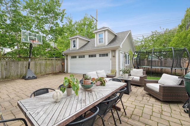 3830 N LOWELL Avenue, Chicago, IL 60641