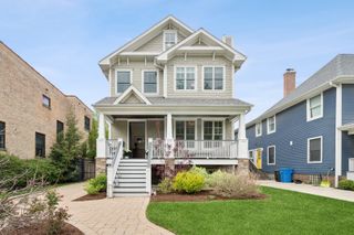3830 N LOWELL Avenue, Chicago, IL 60641