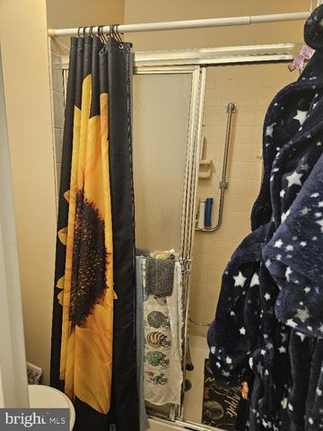 10 CEDAR AVE, Manahawkin, NJ 08050