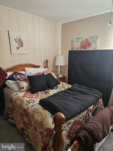 10 CEDAR AVE, Manahawkin, NJ 08050