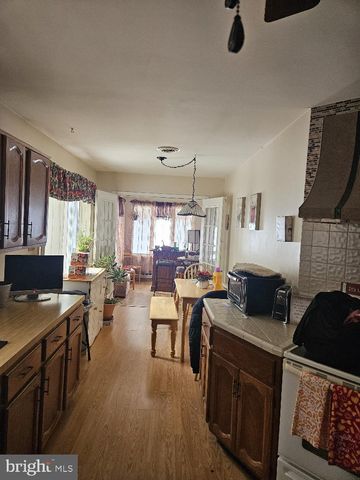 10 CEDAR AVE, Manahawkin, NJ 08050