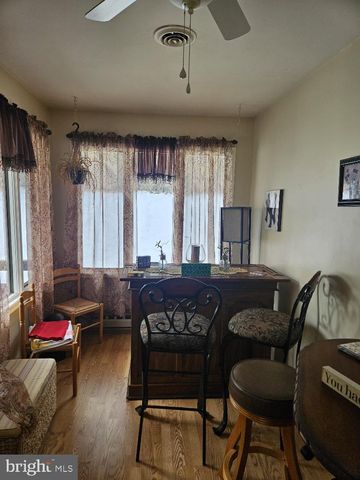 10 CEDAR AVE, Manahawkin, NJ 08050