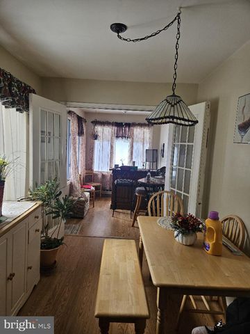 10 CEDAR AVE, Manahawkin, NJ 08050