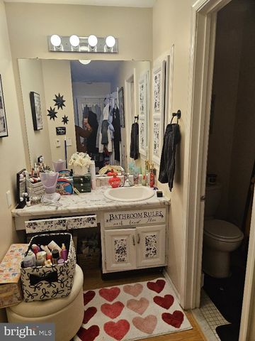 10 CEDAR AVE, Manahawkin, NJ 08050