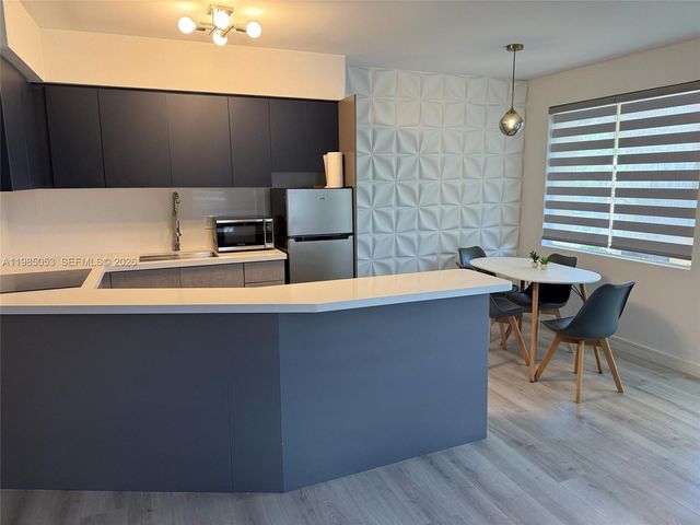 2624 NE 30th Pl 101B, Fort Lauderdale, FL 33306