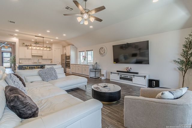 1470 Pitcher, San Antonio, TX 78253