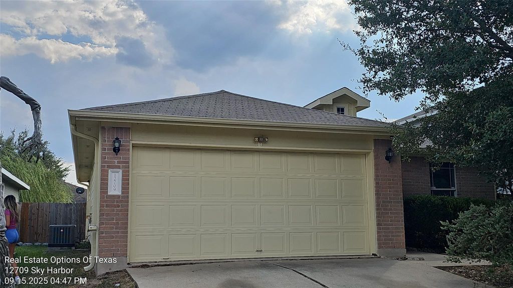 12709 Sky Harbor Drive, Del Valle, TX 78617