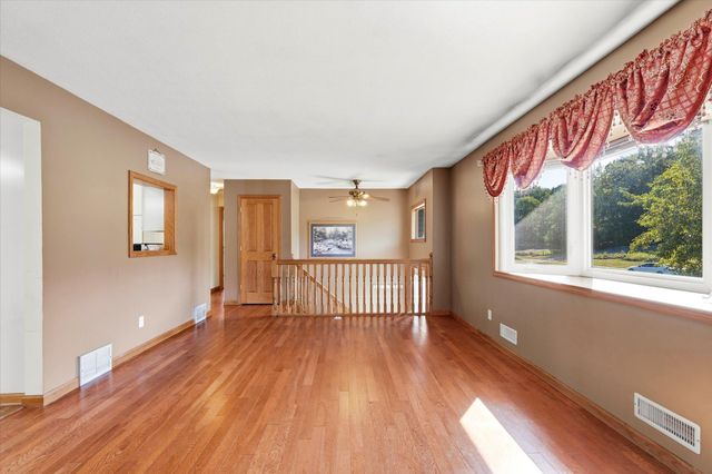 1721 Deerwood Drive, Eagan, MN 55122