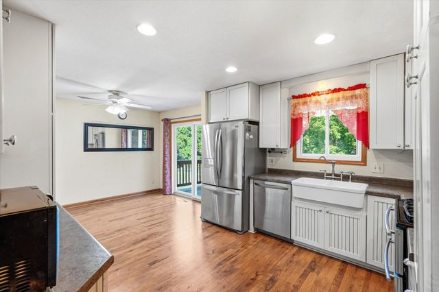 1721 Deerwood Drive, Eagan, MN 55122