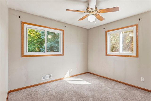 1721 Deerwood Drive, Eagan, MN 55122