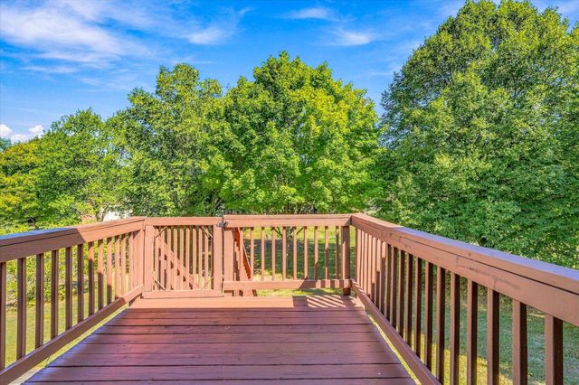 1721 Deerwood Drive, Eagan, MN 55122
