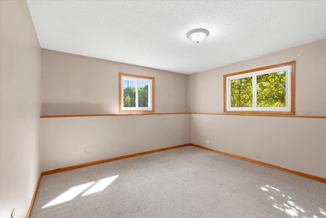 1721 Deerwood Drive, Eagan, MN 55122