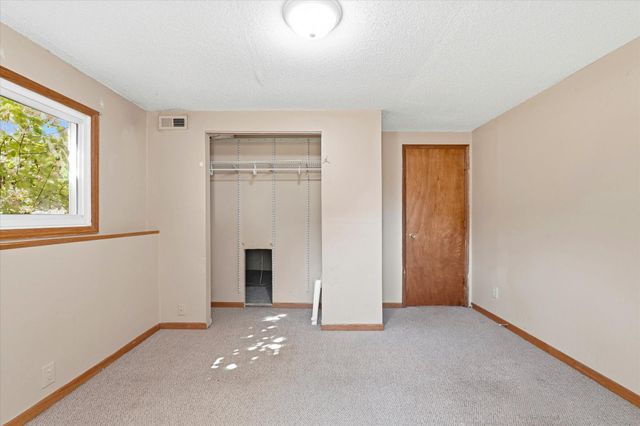 1721 Deerwood Drive, Eagan, MN 55122