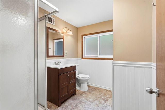 1721 Deerwood Drive, Eagan, MN 55122