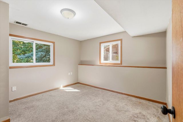 1721 Deerwood Drive, Eagan, MN 55122