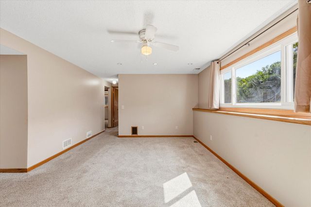 1721 Deerwood Drive, Eagan, MN 55122