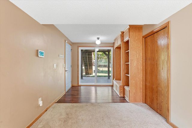 1721 Deerwood Drive, Eagan, MN 55122