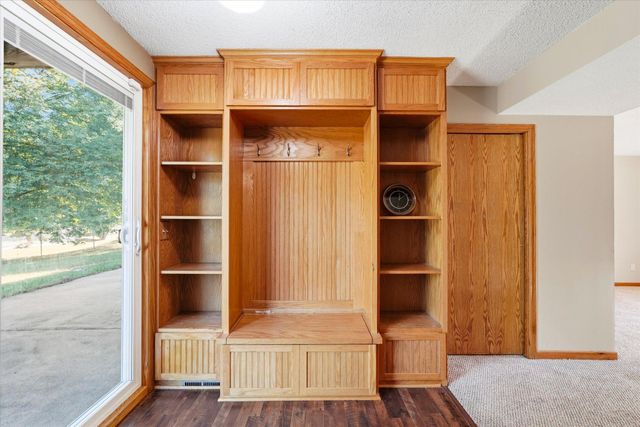 1721 Deerwood Drive, Eagan, MN 55122