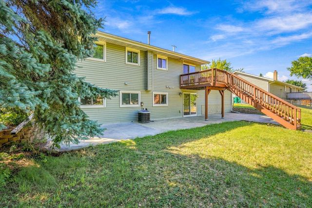 1721 Deerwood Drive, Eagan, MN 55122