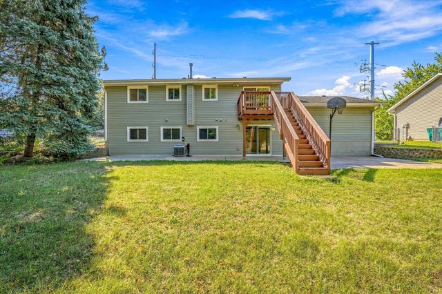 1721 Deerwood Drive, Eagan, MN 55122