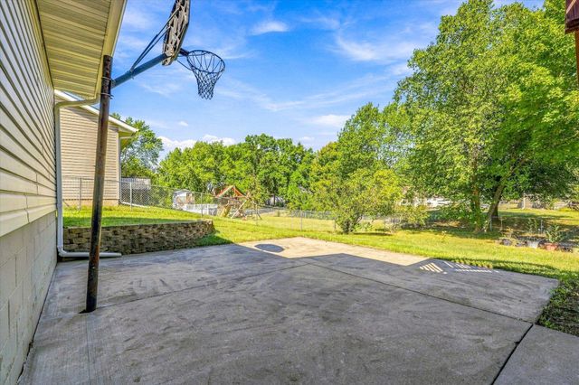 1721 Deerwood Drive, Eagan, MN 55122