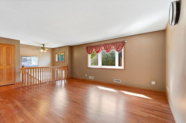 1721 Deerwood Drive, Eagan, MN 55122