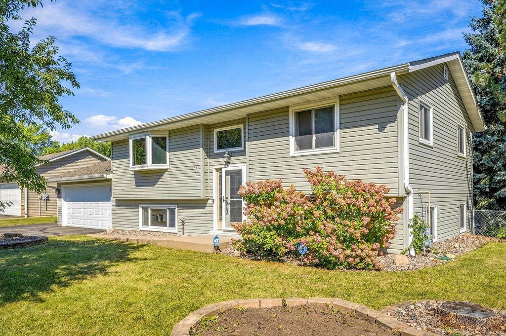 1721 Deerwood Drive, Eagan, MN 55122 — photo 3