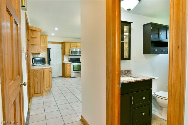 1393 Sunnyfield Avenue NW, Warren, OH 44481