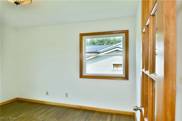 1393 Sunnyfield Avenue NW, Warren, OH 44481