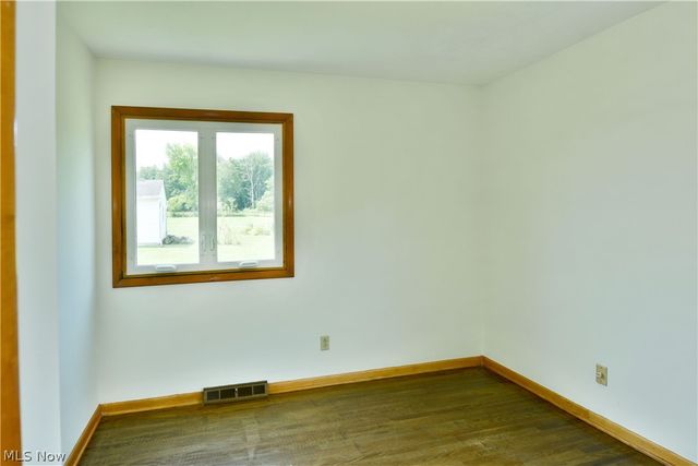 1393 Sunnyfield Avenue NW, Warren, OH 44481