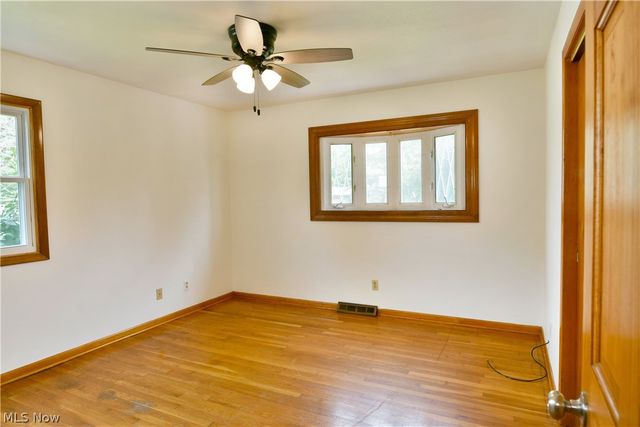 1393 Sunnyfield Avenue NW, Warren, OH 44481