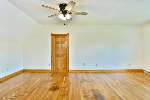 1393 Sunnyfield Avenue NW, Warren, OH 44481