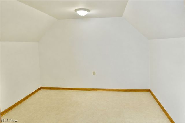 1393 Sunnyfield Avenue NW, Warren, OH 44481