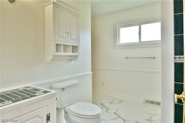 1393 Sunnyfield Avenue NW, Warren, OH 44481