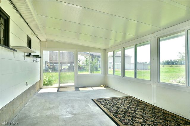 1393 Sunnyfield Avenue NW, Warren, OH 44481