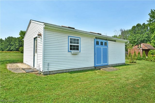 1393 Sunnyfield Avenue NW, Warren, OH 44481