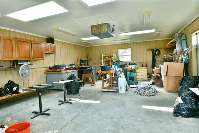 1393 Sunnyfield Avenue NW, Warren, OH 44481