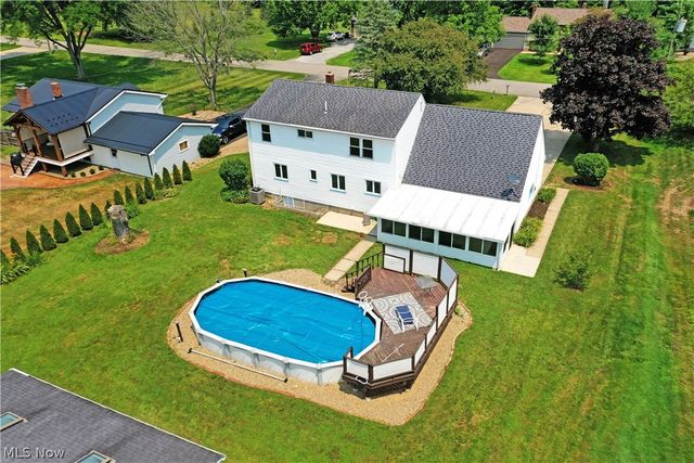 1393 Sunnyfield Avenue NW, Warren, OH 44481