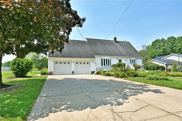 1393 Sunnyfield Avenue NW, Warren, OH 44481