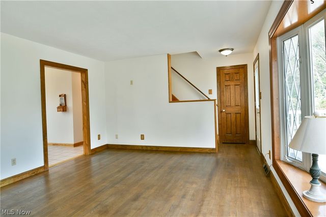 1393 Sunnyfield Avenue NW, Warren, OH 44481