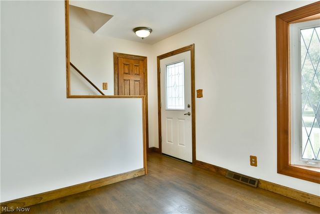 1393 Sunnyfield Avenue NW, Warren, OH 44481