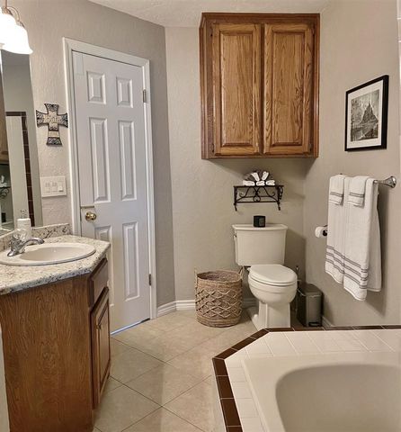 509 NW Fairway Villa PL Unit 3, Lawton, OK 73505