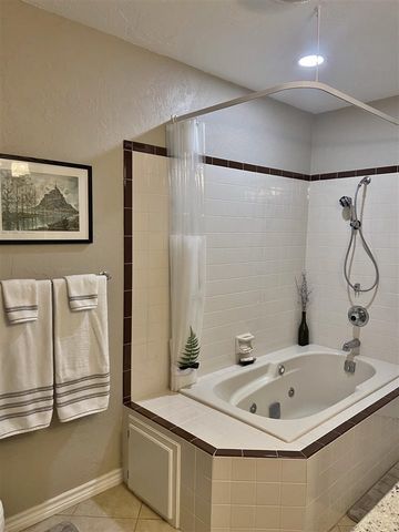 509 NW Fairway Villa PL Unit 3, Lawton, OK 73505