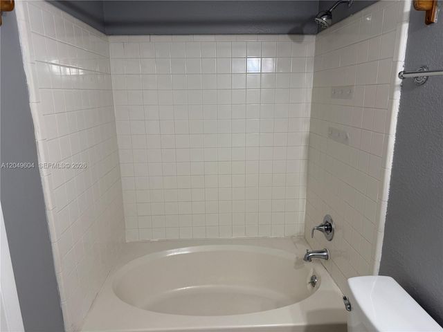 15560 SW 104th TER 611, Miami, FL 33196