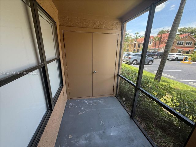 15560 SW 104th TER 611, Miami, FL 33196